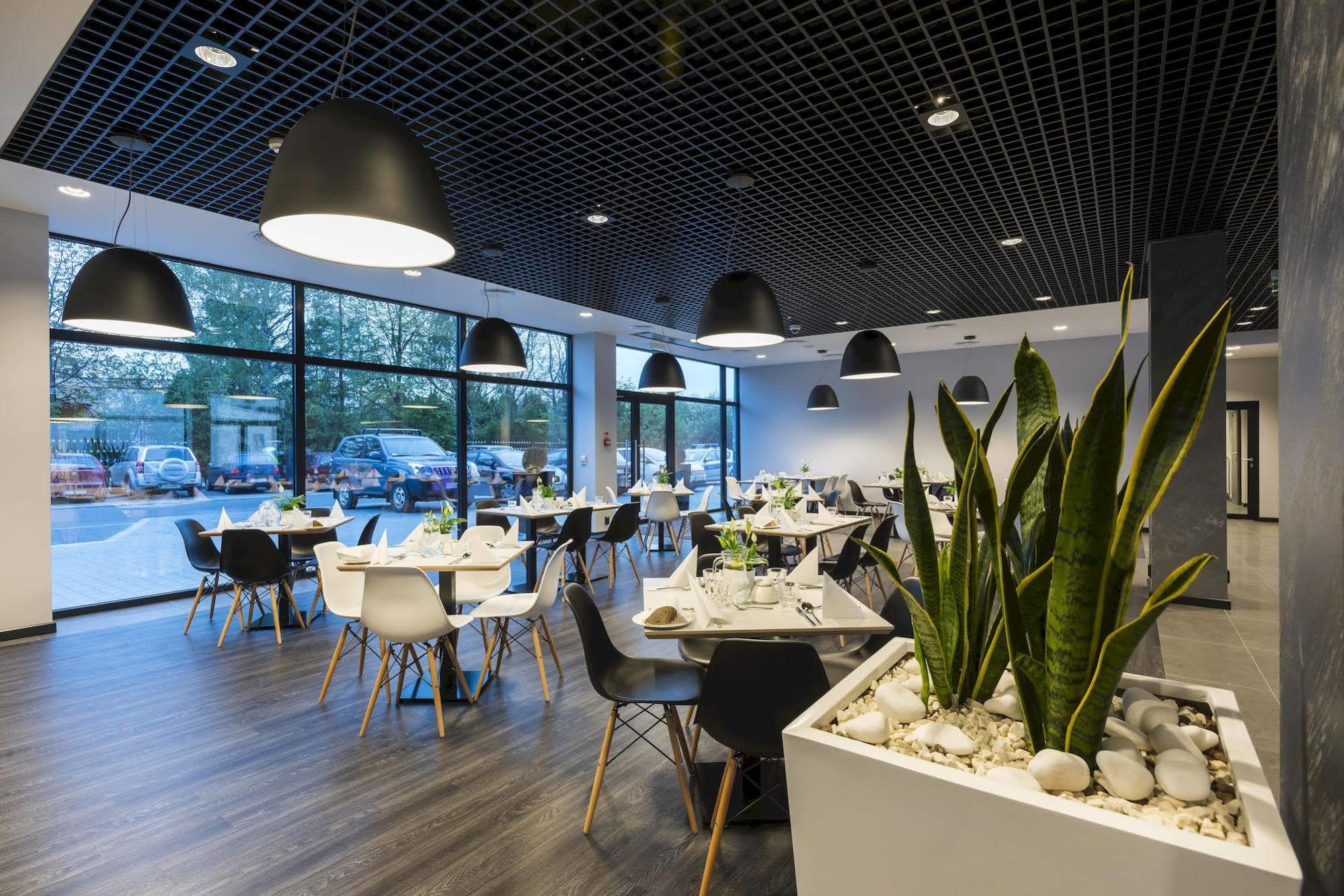 Q 3* Krakow